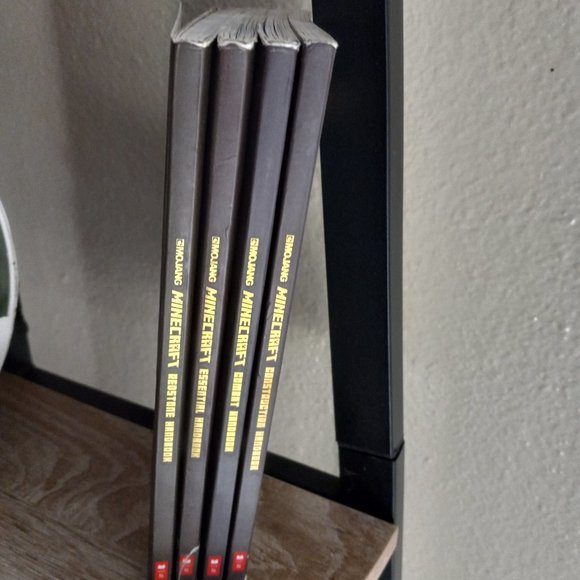 Minecraft Scholastic Handbooks Collection - Picture 10 of 10